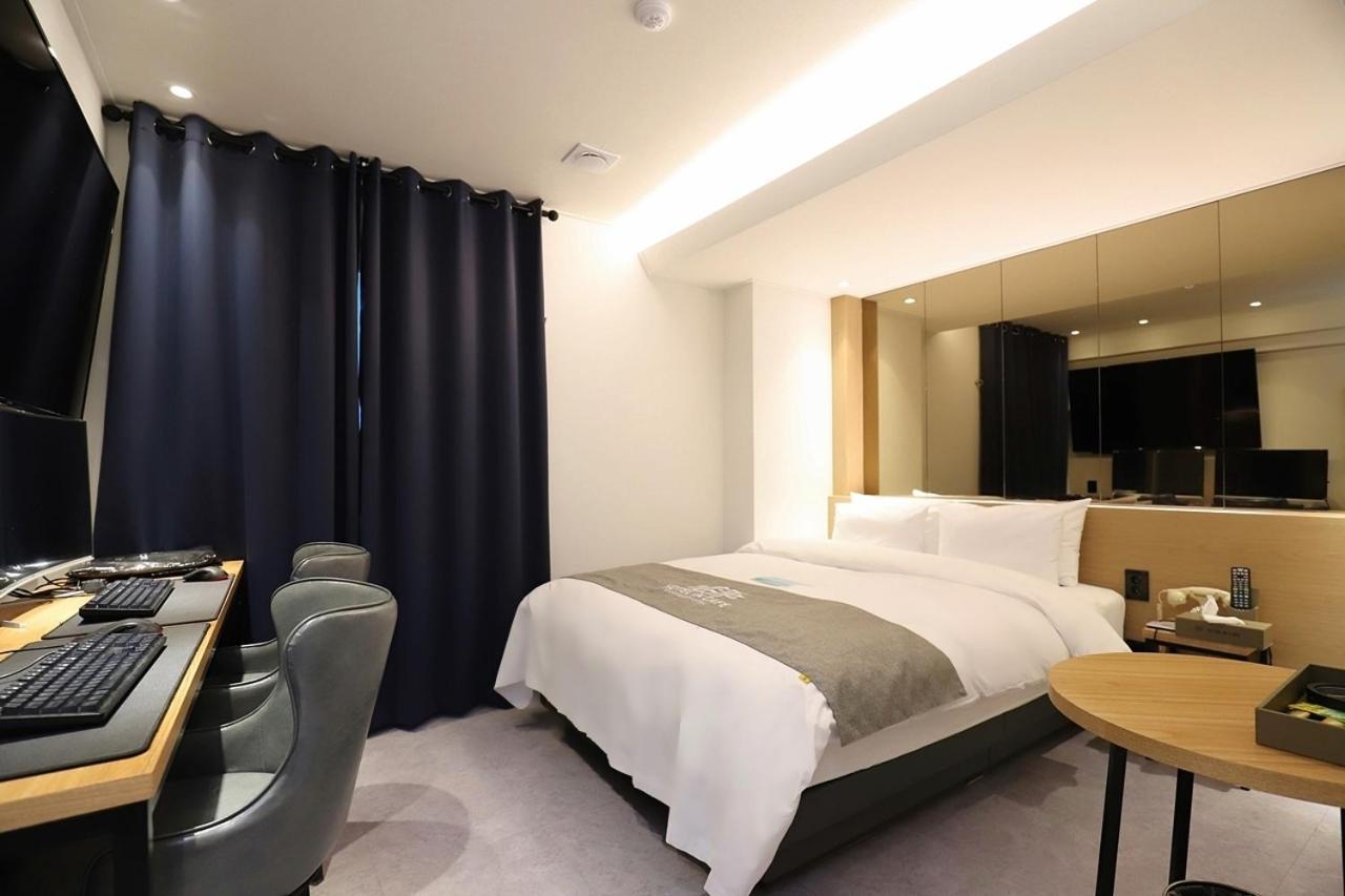 Hotel In Cafe Doksan سيول الغرفة الصورة